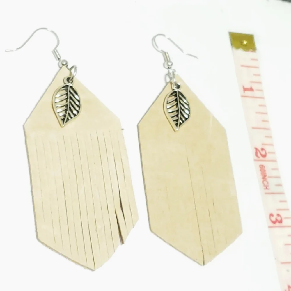 3/$25 💛BEAUTIFUL HANDMADE EARRINGS 💛 or all for $55 - Picture 5 of 7